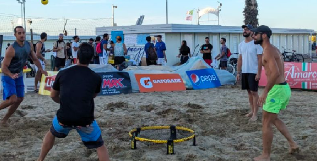 Spikeball Beach party solidale