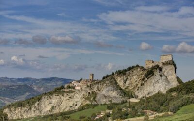Due giornate tra Pietracuta, San Leo e Montemaggio: trekking, incontri, visite e un documentario