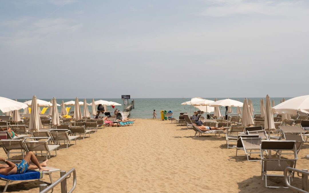 CoRNer on the beach: quando la spiaggia diventa uno spazio per pensare, incontrarsi e costruire comunità