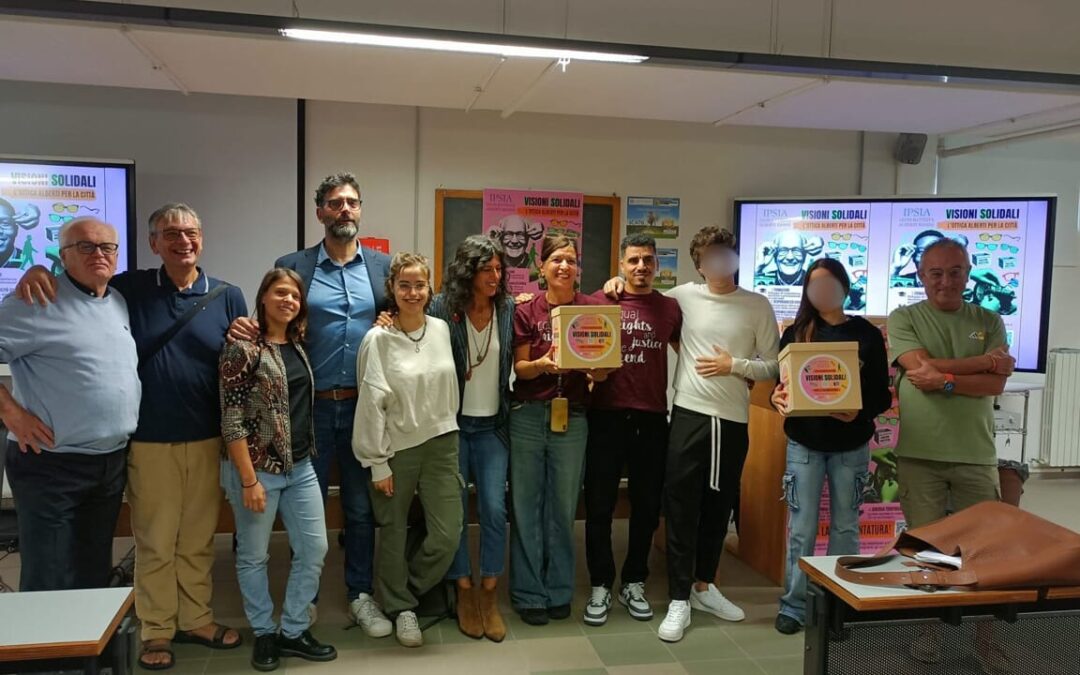 Visioni Solidali: a Rimini gli studenti dell’Alberti trasformano competenze e montature usate in solidarietà