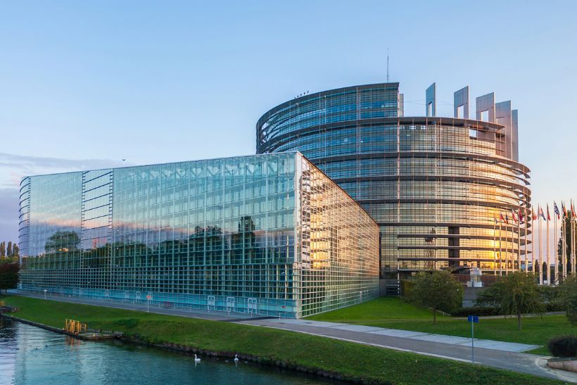 Sono aperte le candidature per i tirocini retribuiti Robert Schuman presso il Parlamento Europeo