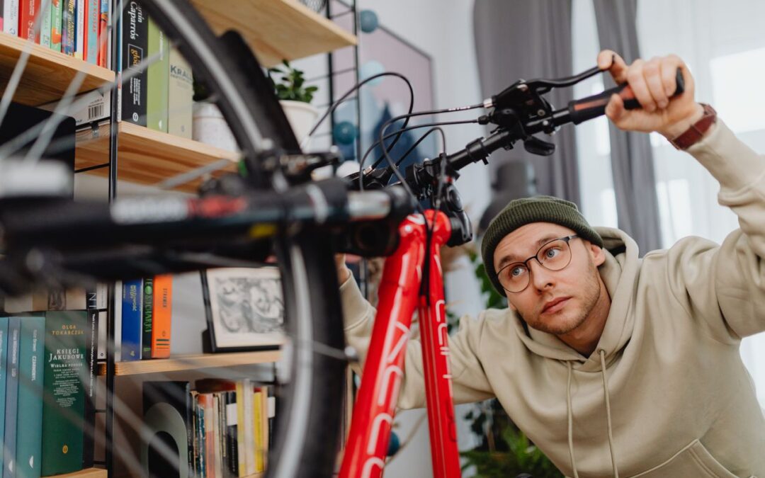 Ciclofficina Rimini ha riaperto: ripara la tua bici e impara a farlo insieme agli altri